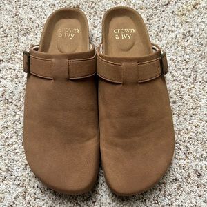 Size 10 Crown and Ivy Iris Clogs